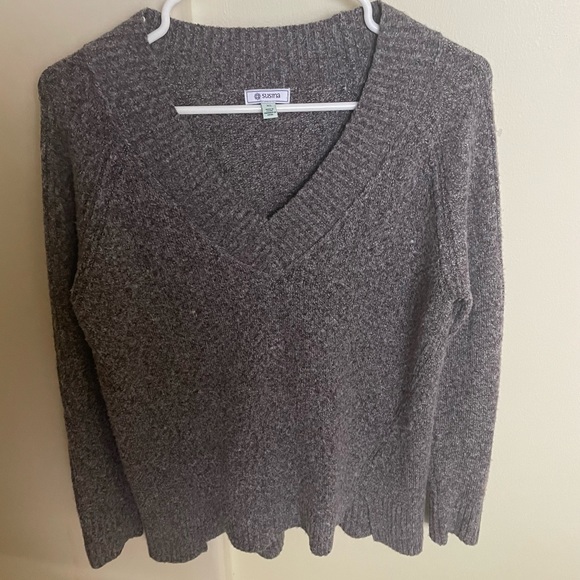 Susina Cozy Portrait V-Neck Sweater - Picture 3 of 12